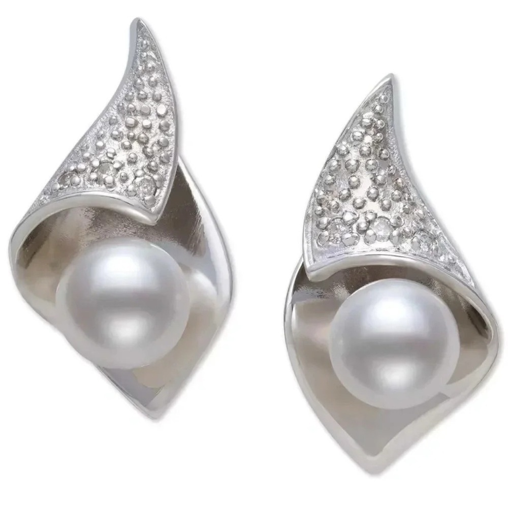 Diamond Freshwater Pearl (7mm)  (1/20 Ct. T.w.) 925 Sterling Silver Earrings